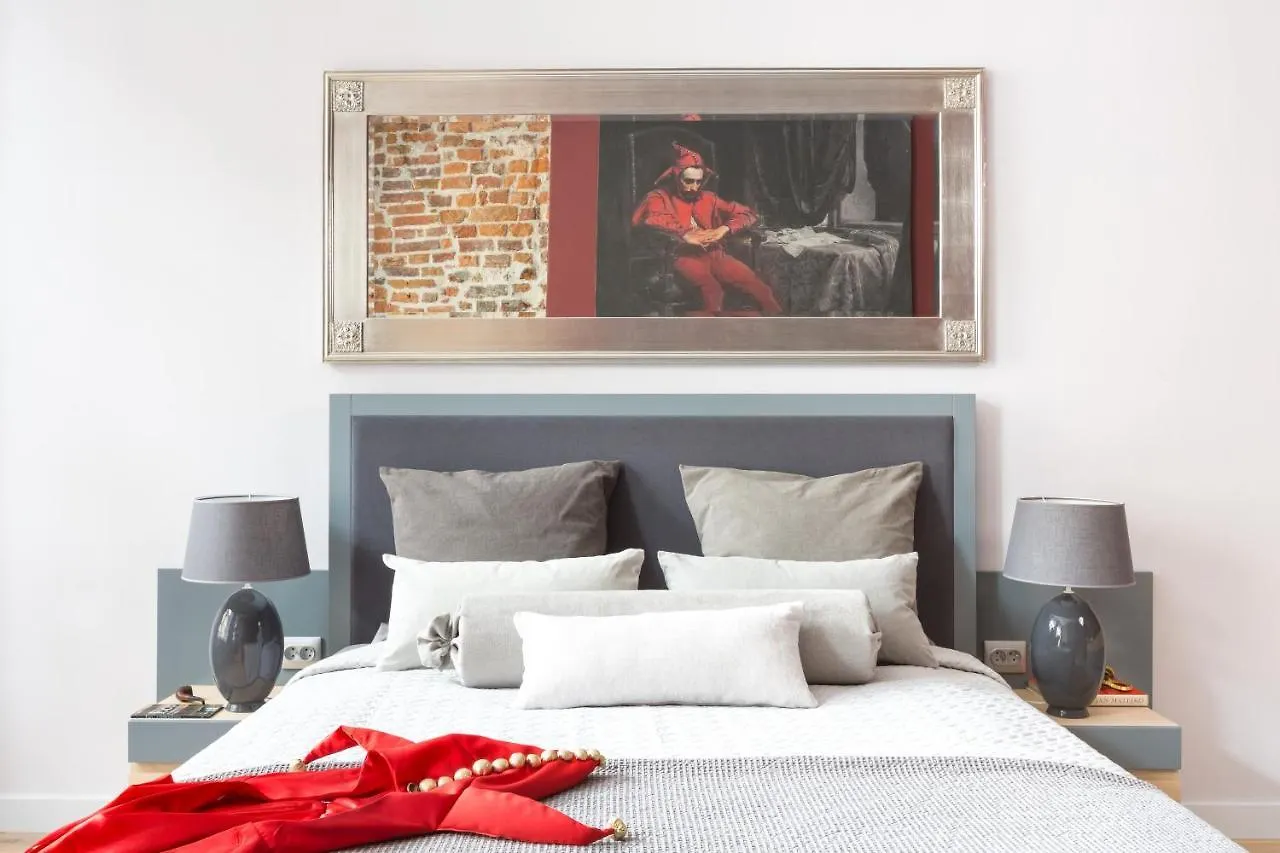 Cadena Gallery Apartments Matejko contacts