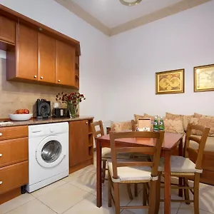 B12 - Comfort Apartemnts City Center Apartmán